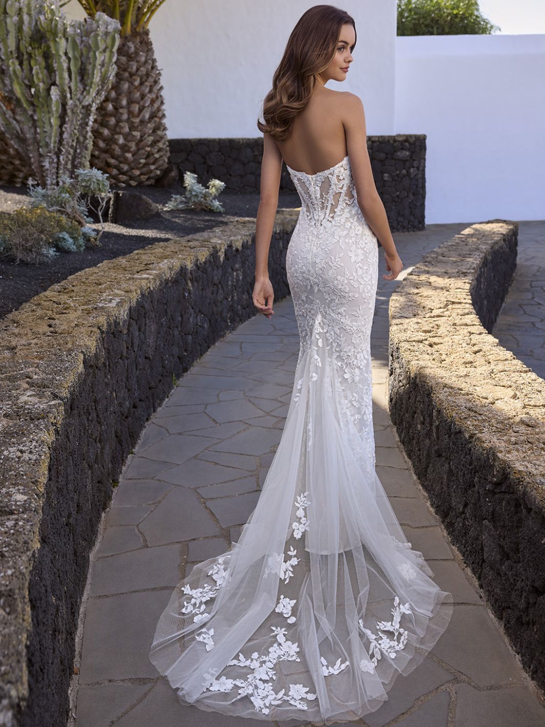 Enzoani Love Wedding Dress Estrella