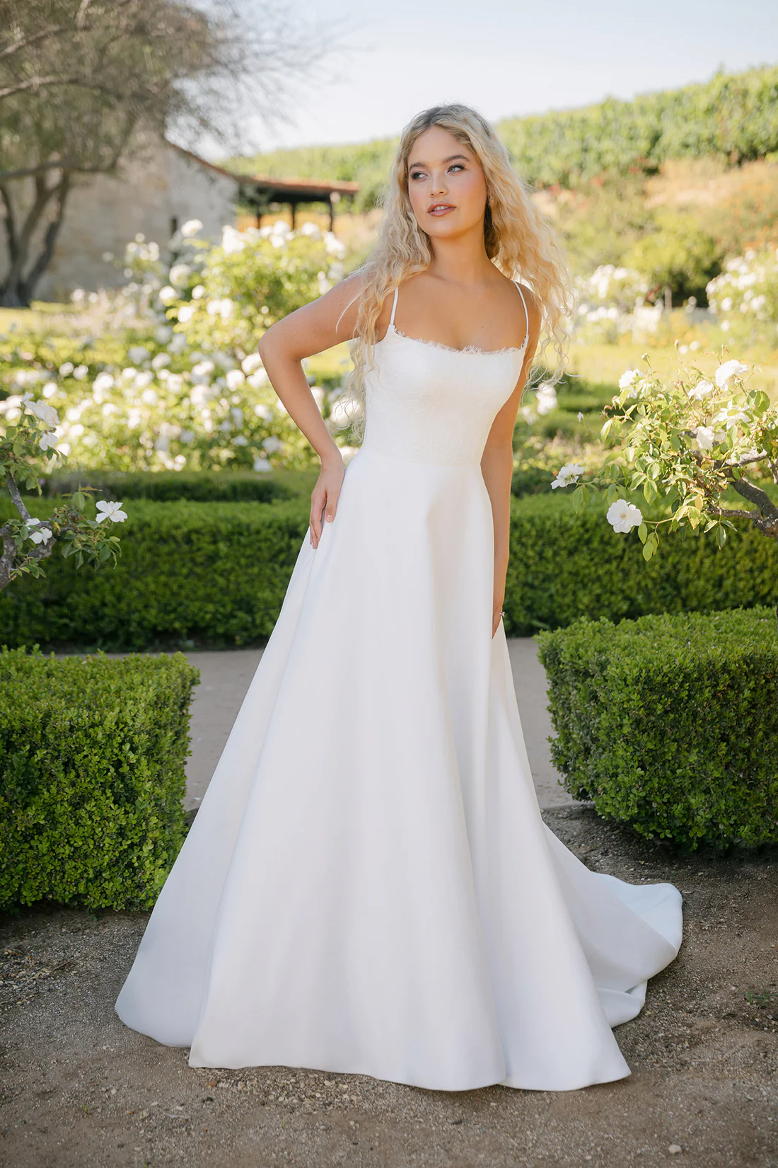 Allure Bridal Wedding Dress R3915