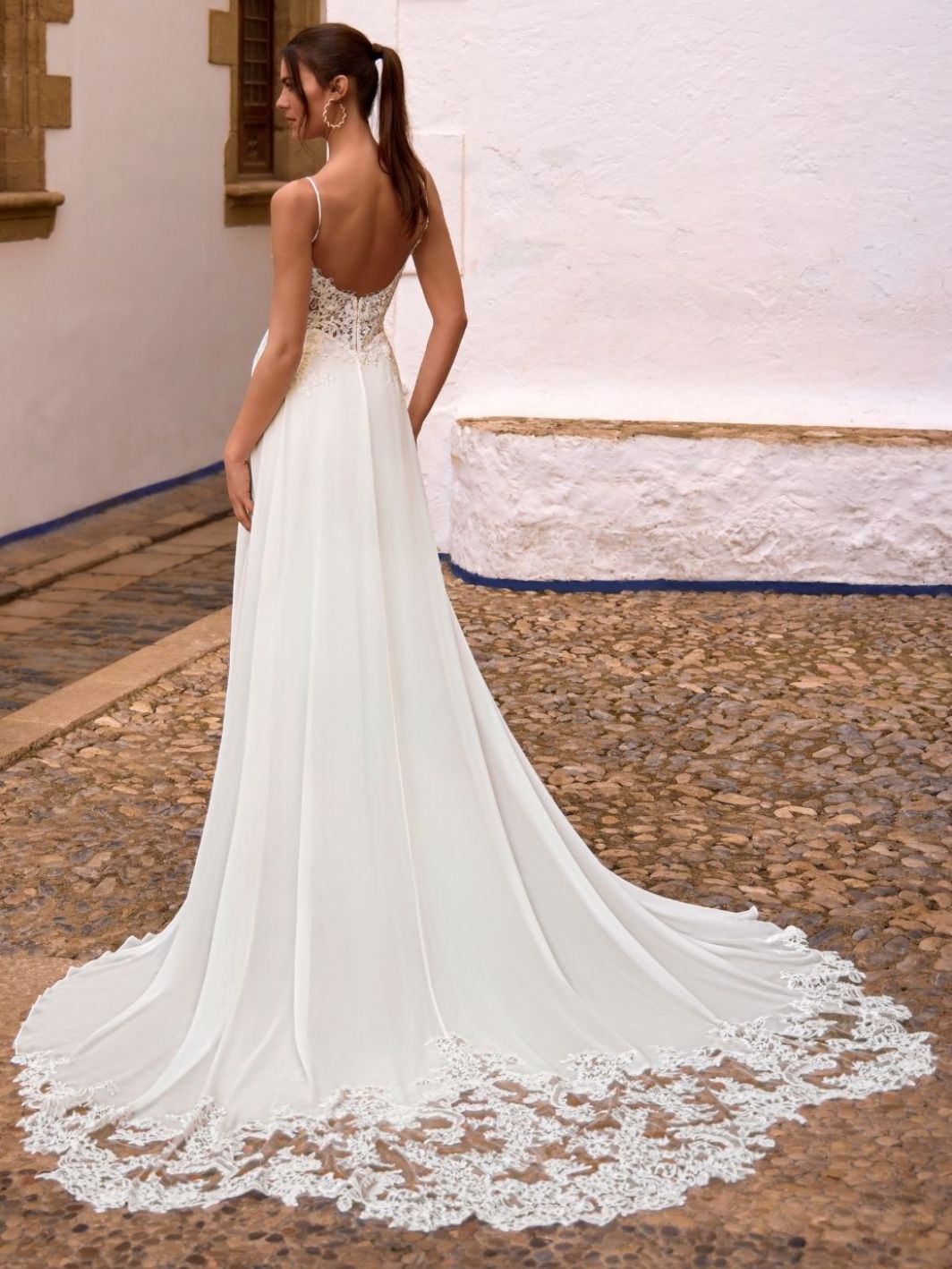 Enzoani Love Wedding Dress Floretta